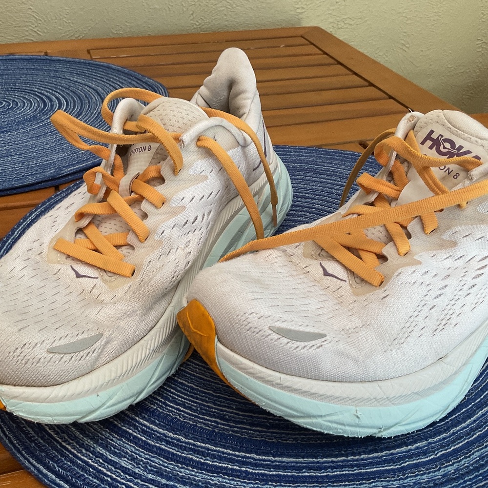 Hoka Clifton 8